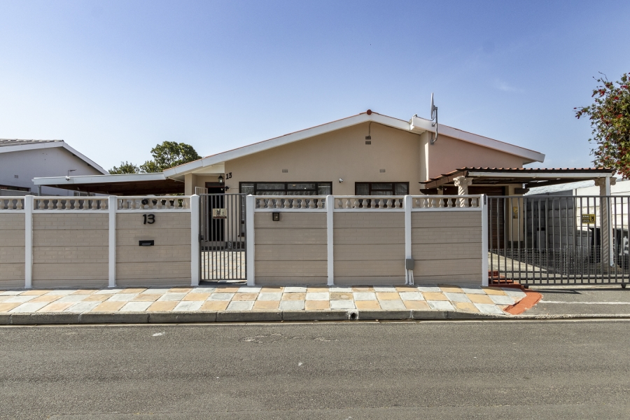 3 Bedroom Property for Sale in Strand Central Western Cape